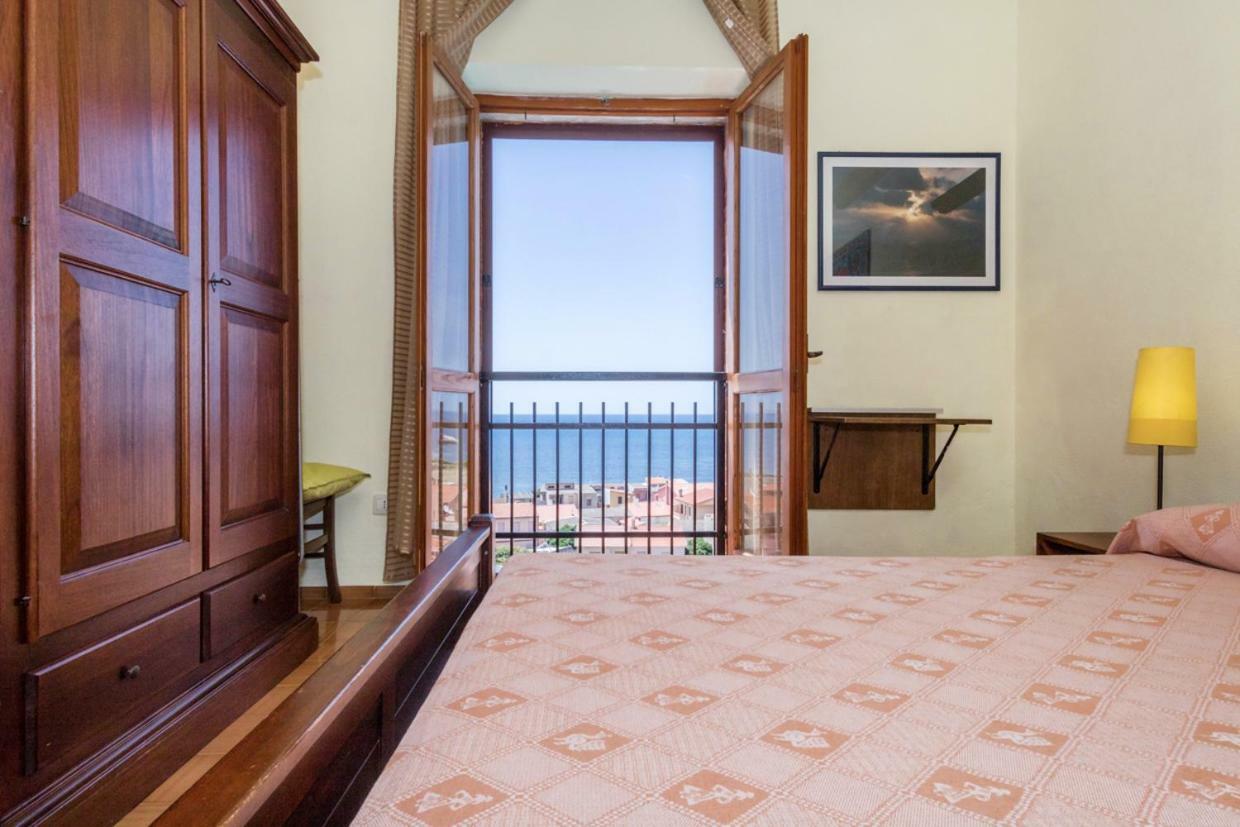 Mare Lughente Bed & Breakfast S'archittu Cuglieri Luaran gambar