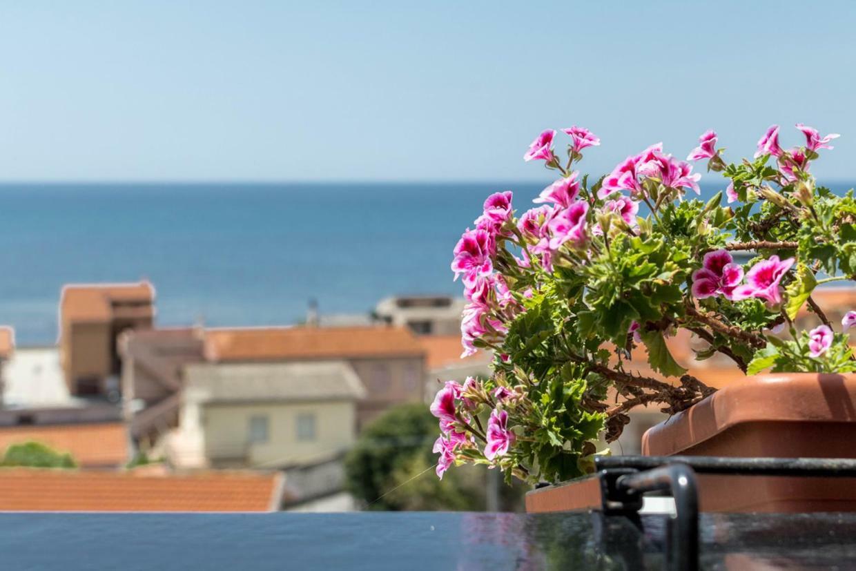 Mare Lughente Bed & Breakfast S'archittu Cuglieri Luaran gambar