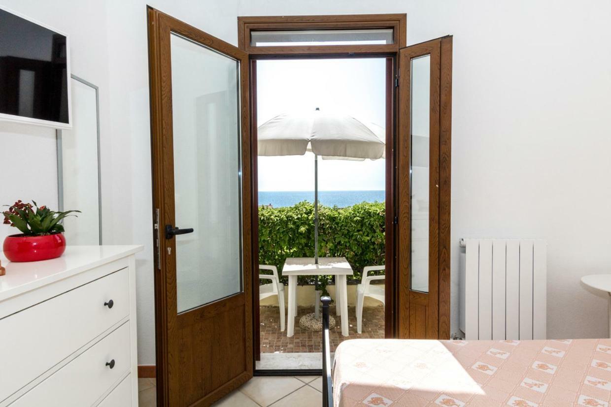 Mare Lughente Bed & Breakfast S'archittu Cuglieri Luaran gambar