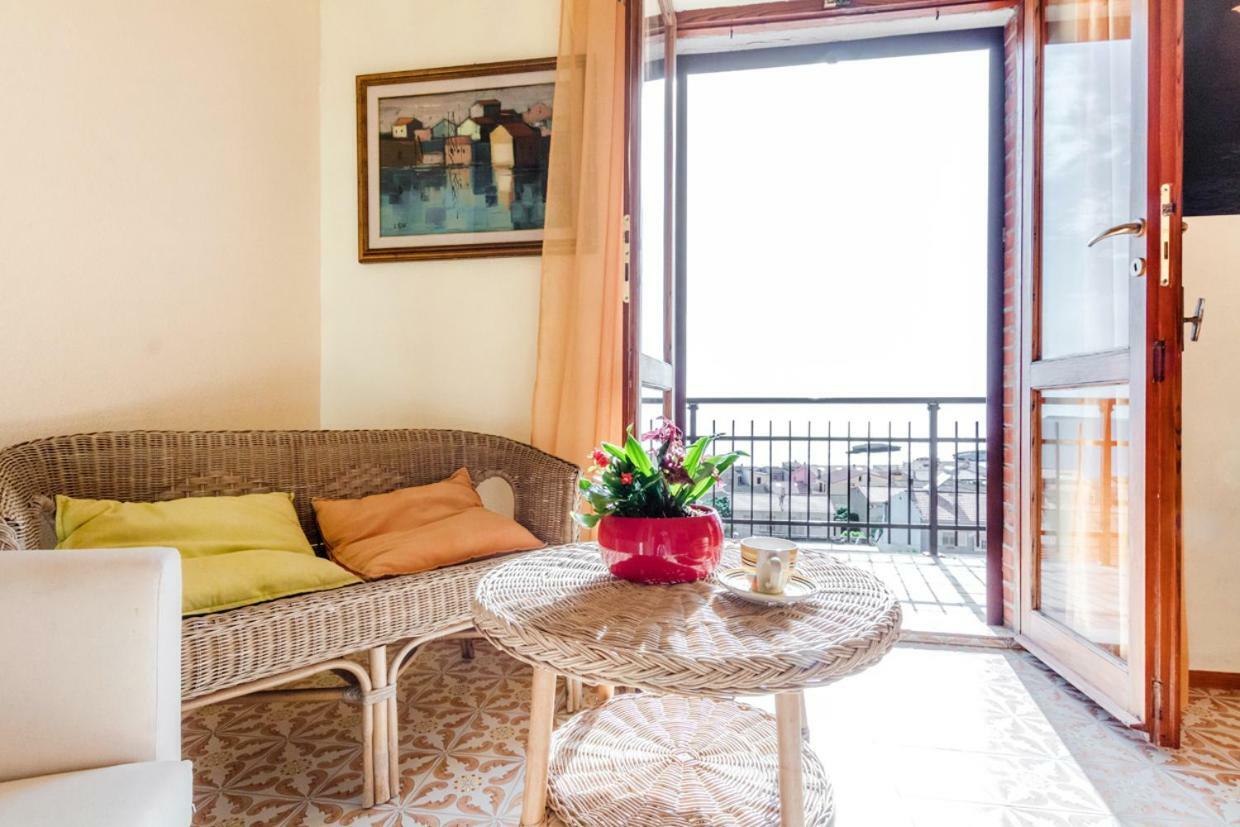 Mare Lughente Bed & Breakfast S'archittu Cuglieri Luaran gambar