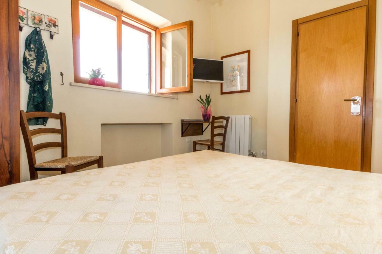 Mare Lughente Bed & Breakfast S'archittu Cuglieri Luaran gambar